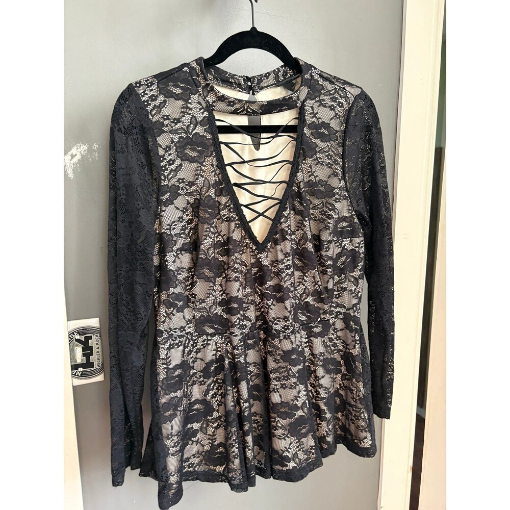 Torrid size 0 black lace goth dark romance long sleeve fueled blouse top